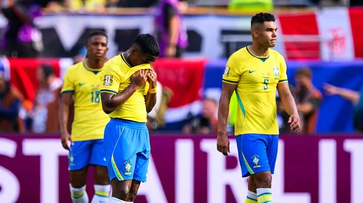 Campe&atilde;o mundial detona Brasil: &lsquo;Se fosse Ronaldo, teria destru&iacute;do o goleiro para marcar&rsquo;