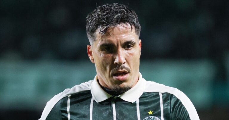 Josué revela reação do elenco após permanência de Seabra no Coritiba