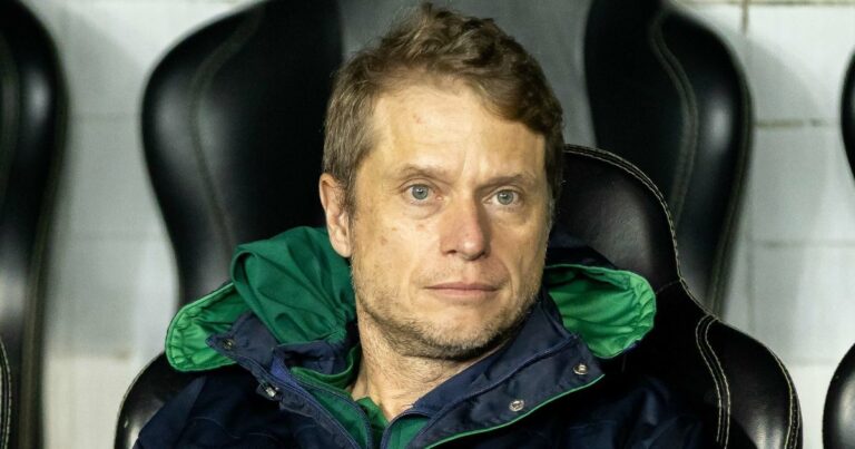 Seabra lamenta falta de eficiência do Coritiba após nova derrota e defende elenco