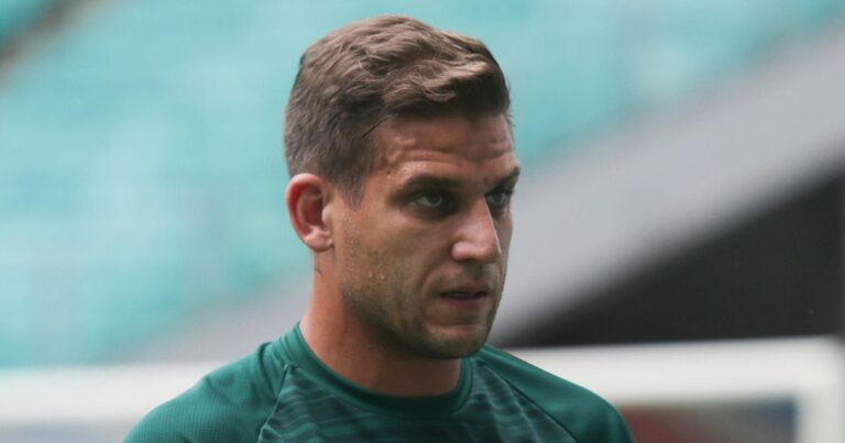 Ex-artilheiro do Athletico vira comentarista do Grupo Globo