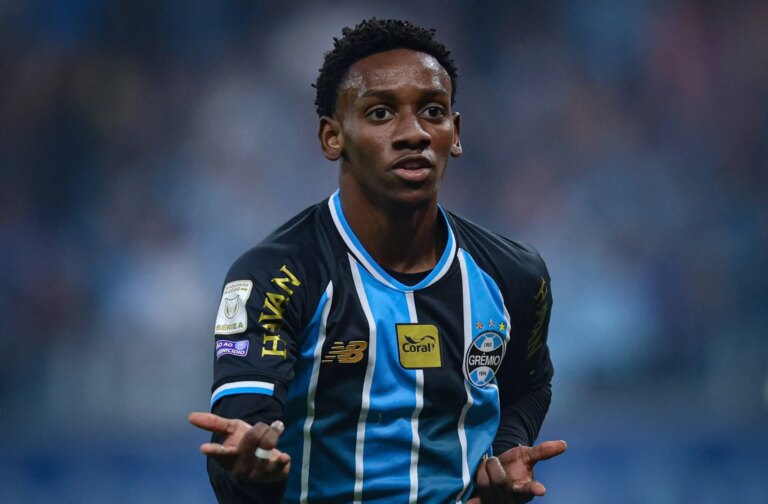 Por que jornal portugu&ecirc;s apelidou Gabriel Mec de herdeiro de Ronaldinho Ga&uacute;cho?