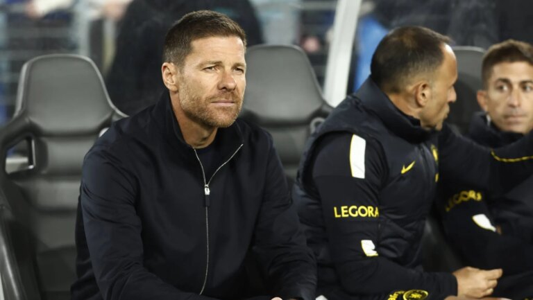 Xabi Alonso: &lsquo;Ele &eacute; especial. Honestamente, n&atilde;o esper&aacute;vamos ter essa &oacute;tima not&iacute;cia no Chelsea&rsquo;