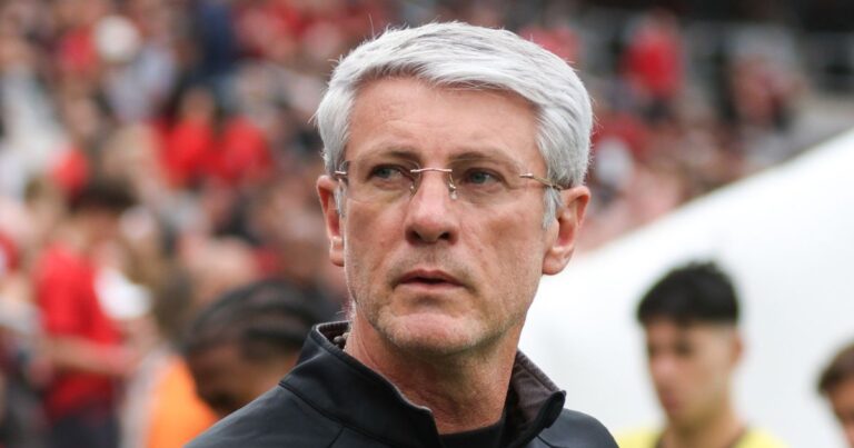 Ainda dá? Odair responde sobre Athletico na briga pelo título do Brasileirão