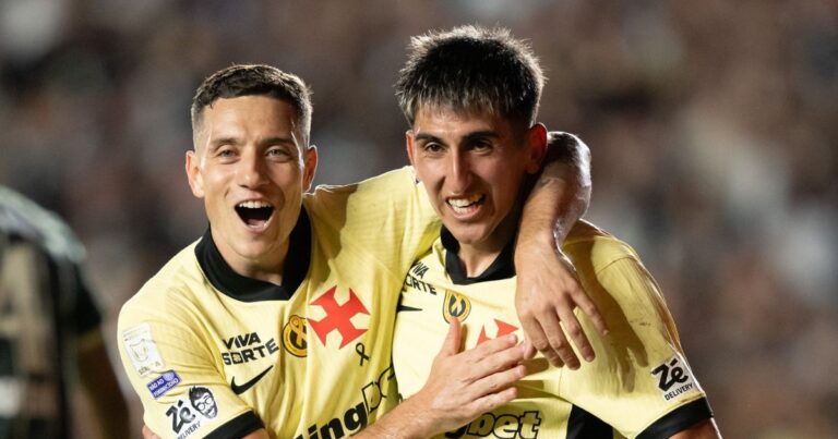 Vasco atropela e Coritiba sofre pior derrota em 18 anos