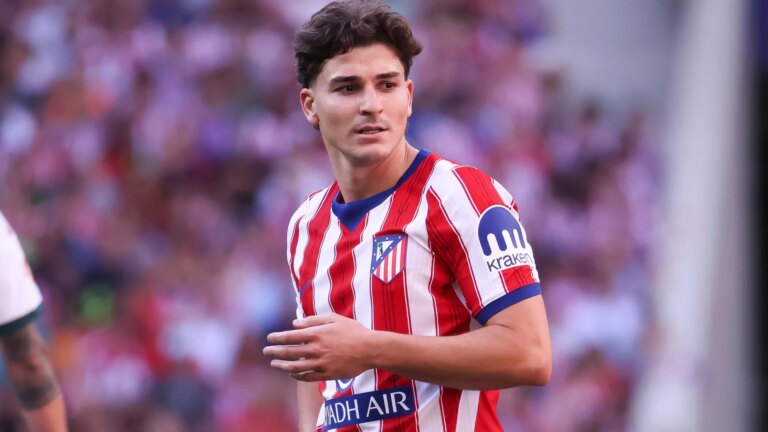 Decis&atilde;o de Juli&aacute;n &Aacute;lvarez preocupa o Arsenal na disputa com o Barcelona